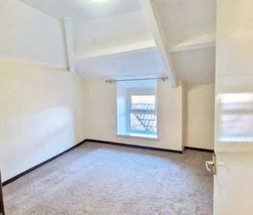 3 bedroom flat to rent - Photo 2