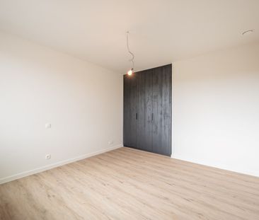 Prachtig afgewerkte woning, zeer rustig gelegen nabij het centrum - Photo 6