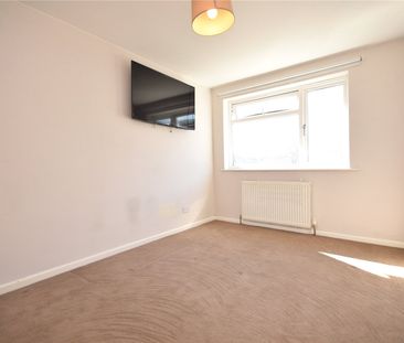 6, Hough End Gardens, Leeds, West Yorkshire, LS13 4HJ - Photo 2