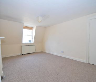 Russell Street - Photo 3