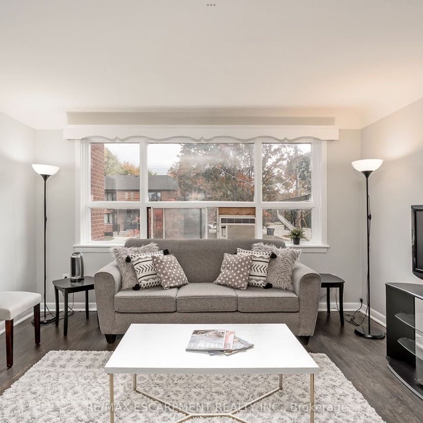 For Lease - 2128 Harris Crescent Unit# 10, Burlington, Ontario - Photo 1