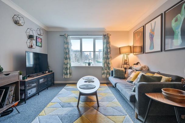 2 bedroom flat to rent - Photo 1