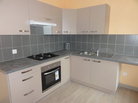 Location Appartement 4 pièces 88m² LE CREUSOT 71200 - Photo 3