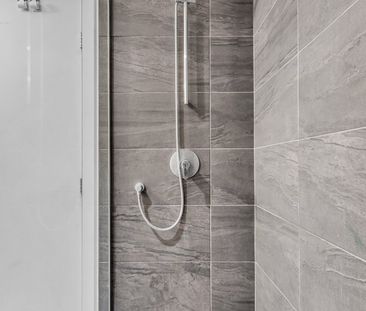 195 Rue Peel, Montréal (Le Sud-Ouest), QC H3C - Photo 4