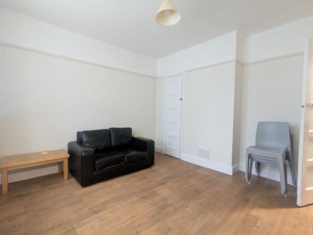 The Crescent, Cranfield, MK43 - Photo 2