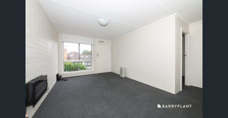 Light-Filled and Convenient Apartment in Prime Glenroy Location - Photo 2