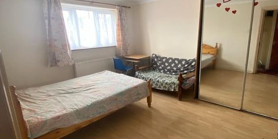 Room in a Shared Flat, Cheltenham Road, BS6 - Photo 3