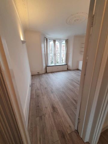 1 Bed Flat, Poplar Grove, W6 - Photo 2