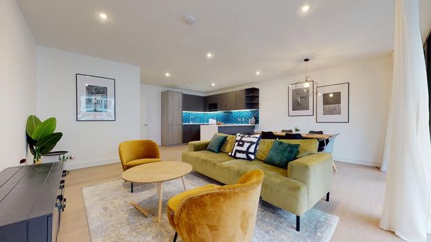 3 bedroom flat to rent - Photo 1