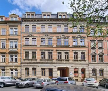 IN SANIERUNG! WG geeignete 3-Zimmer-Wohnung im Erdgeschoss - Photo 1