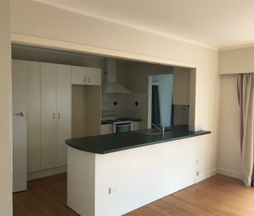 Convenient location - Photo 3