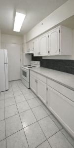 6800 Côte Saint Luc Road, 2 bedroom apartment! - Photo 3