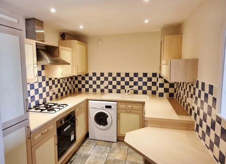 2 bedroom flat to rent The Piazza, Sovereign Harbour South - Photo 3