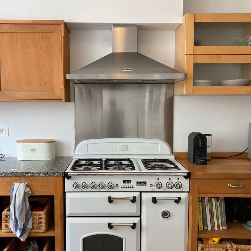 Gerenoveerd herenhuis met 5-6 slaapkamers in centrum Leuven - Photo 1
