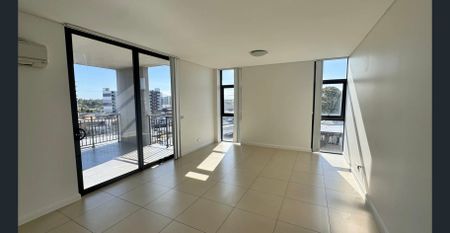 #SPACIOUS 2 BEDROOMS #OPPOSITE TO LIDCOMBE STATION #CONVENIENCE LOCATION - Photo 2