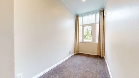 Modern Gem on the City Fringe! - Photo 3