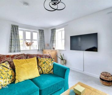 4 bedroom detached house to rent - Photo 3