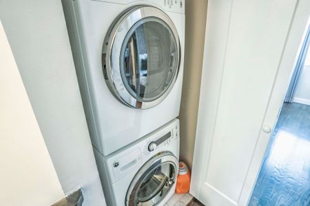 For Lease - 49 Leslie Street, Toronto, Ontario - Photo 2