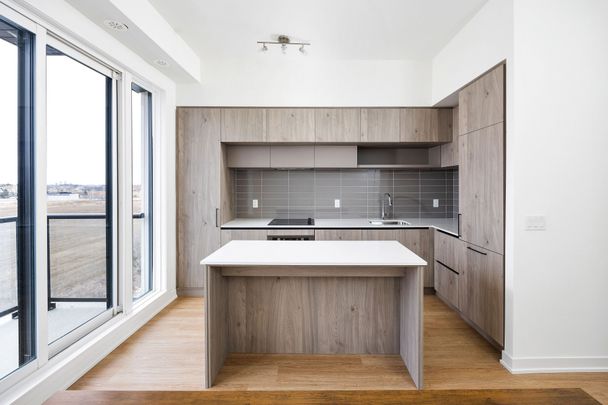 For Lease - 7 Steckley House Lane Unit# TH 610, Richmond Hill, Ontario - Photo 1