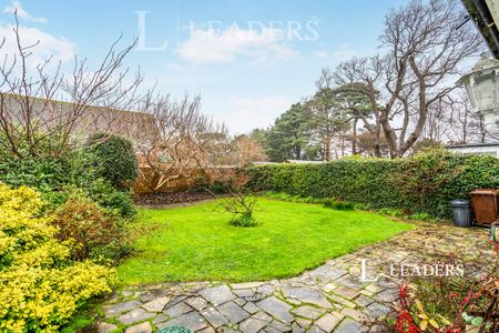 2 bedroom cottage to rent The Courtyard, Court Cottage, Fish Lane, Bognor Regis, West Sussex, PO21 - Photo 5