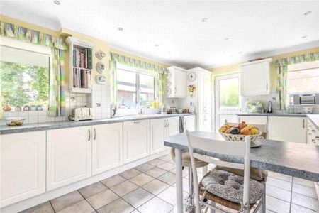 3 bedroom detached house to rent - Photo 5