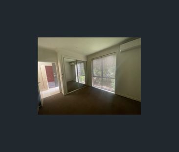 Modern home, Exceptional Location! - Photo 2