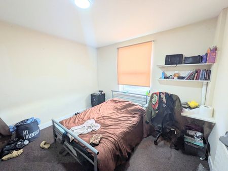 3 Bed End Terrace, Belton Street, NG7 - Photo 4