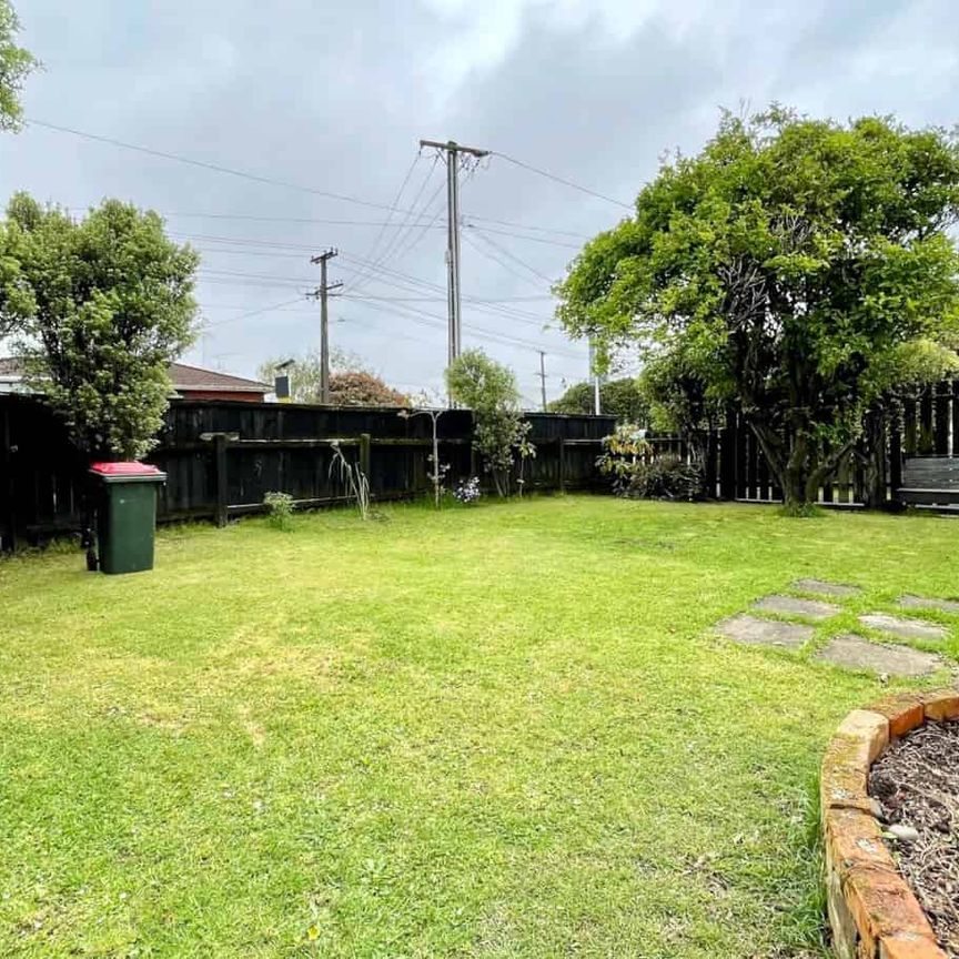 Sunny, Secure Living with Yard & Garage in Mt ... - Photo 1