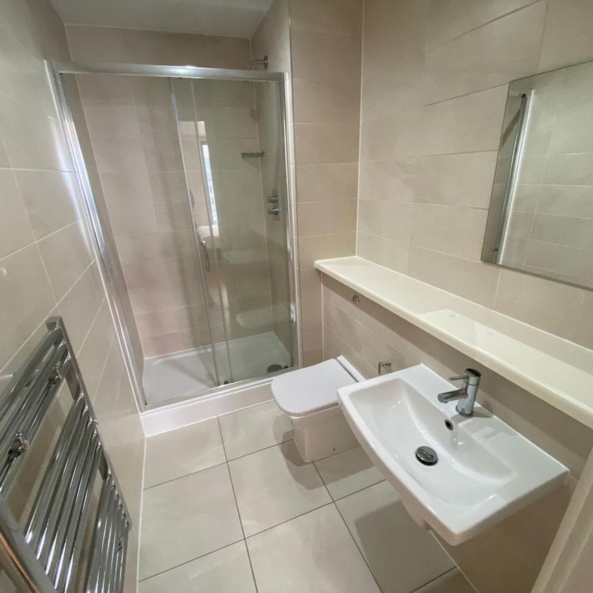 2 Bed Flat, Michigan Point Tower B, M50 - Photo 1