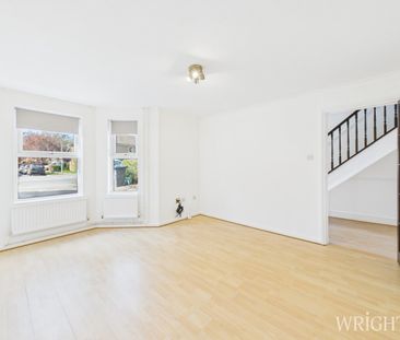 3 bedroom Mid Terraced House - Peartree Lane, Welwyn Garden City - Photo 4