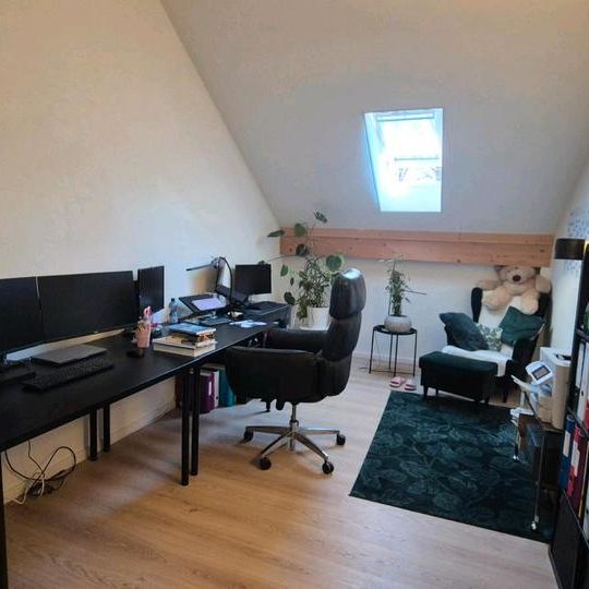 Großzügige helle Wohnung mit Loggia - Photo 1
