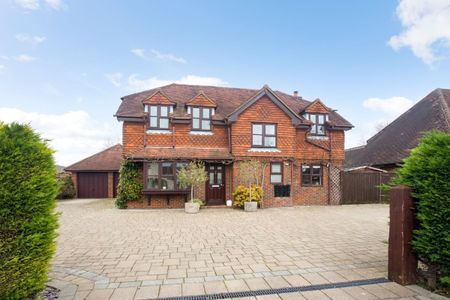 4 bedroom detached house to rent - Photo 4