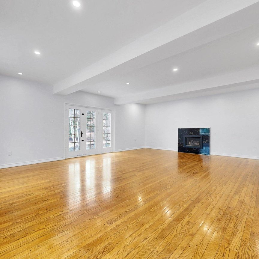 For Lease - 24 Laureleaf Road, Markham, Ontario - Photo 1