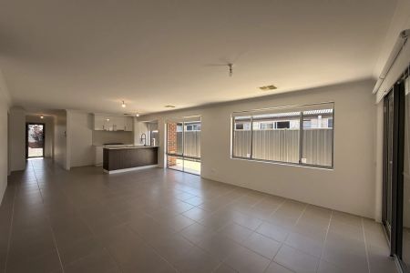 Stylish Family Living in a Sought-After Location - Photo 4