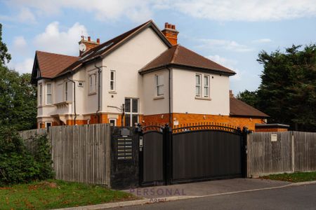 Redwood Drive, Epsom - Photo 2