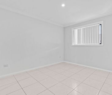 Spacious private granny flat with water included - Photo 2