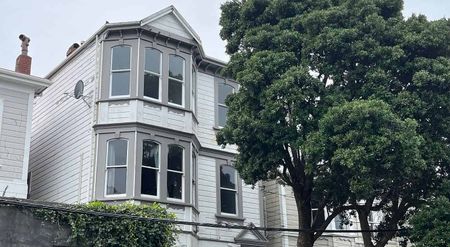 Character newly refurbish 3-Bedroom Home in Te Aro - Photo 2