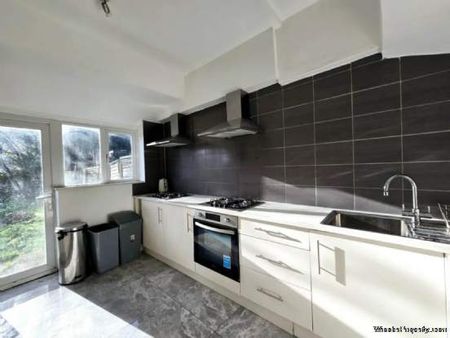 5 bedroom property to rent in London - Photo 3