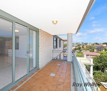 Spacious and Convenient - Luxury Living - Photo 3