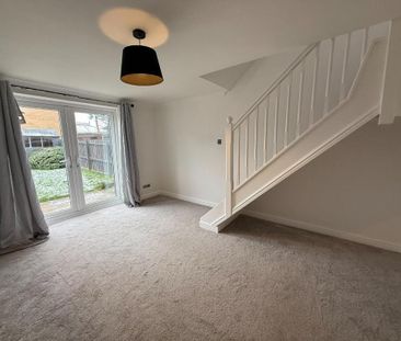 2 bedroom end of terrace house to rent - Photo 1