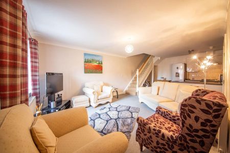 2 bedroom maisonette to rent - Photo 2