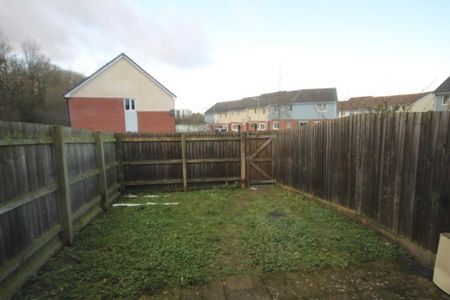 Birch Coppice, TF1 2FD - £895 pcm - Photo 5