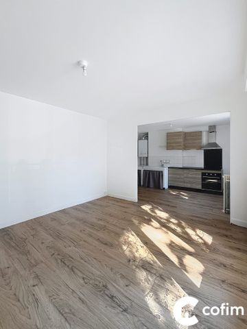 Appartement T 4 - 3 Chambres avec balcon - Photo 3