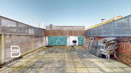 4 bedroom semi-detached house to rent - Photo 5