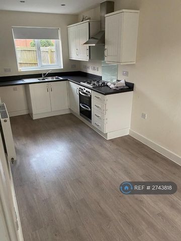 3 bedroom detached house to rent - Photo 5