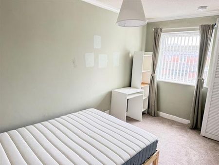 2 bedroom terraced house to rent - Photo 5