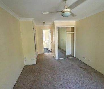 Beautiful 3 bedroom and 2 bathroom townhouse - Photo 3