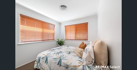 Generous Family Home!! - Photo 2