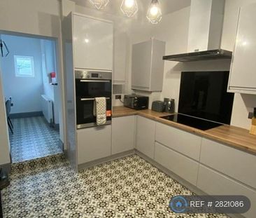 1 bedroom in a house share to rent - Photo 6