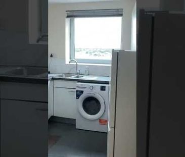 2 Bed Flat, City View, IG1 - Photo 4